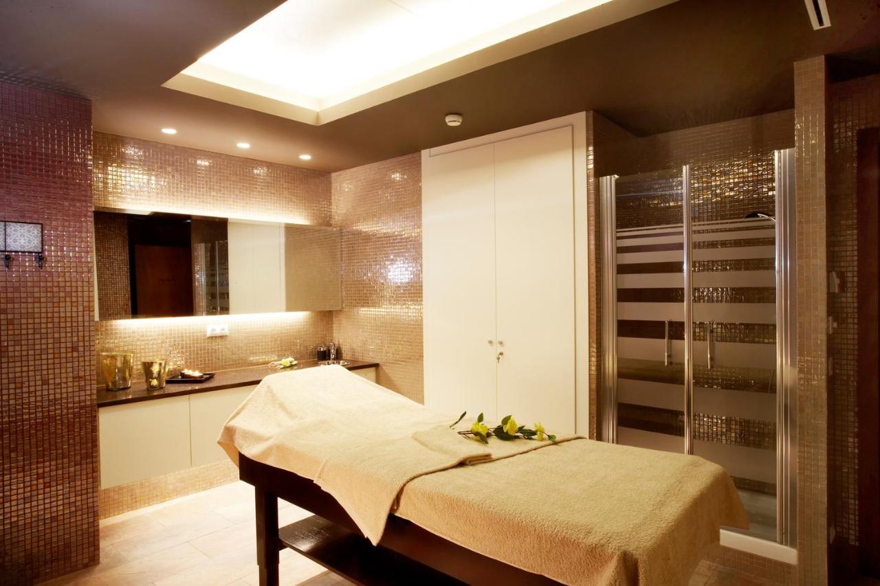 安道尔广场酒店 安道尔城 外观 照片 A treatment room at a spa