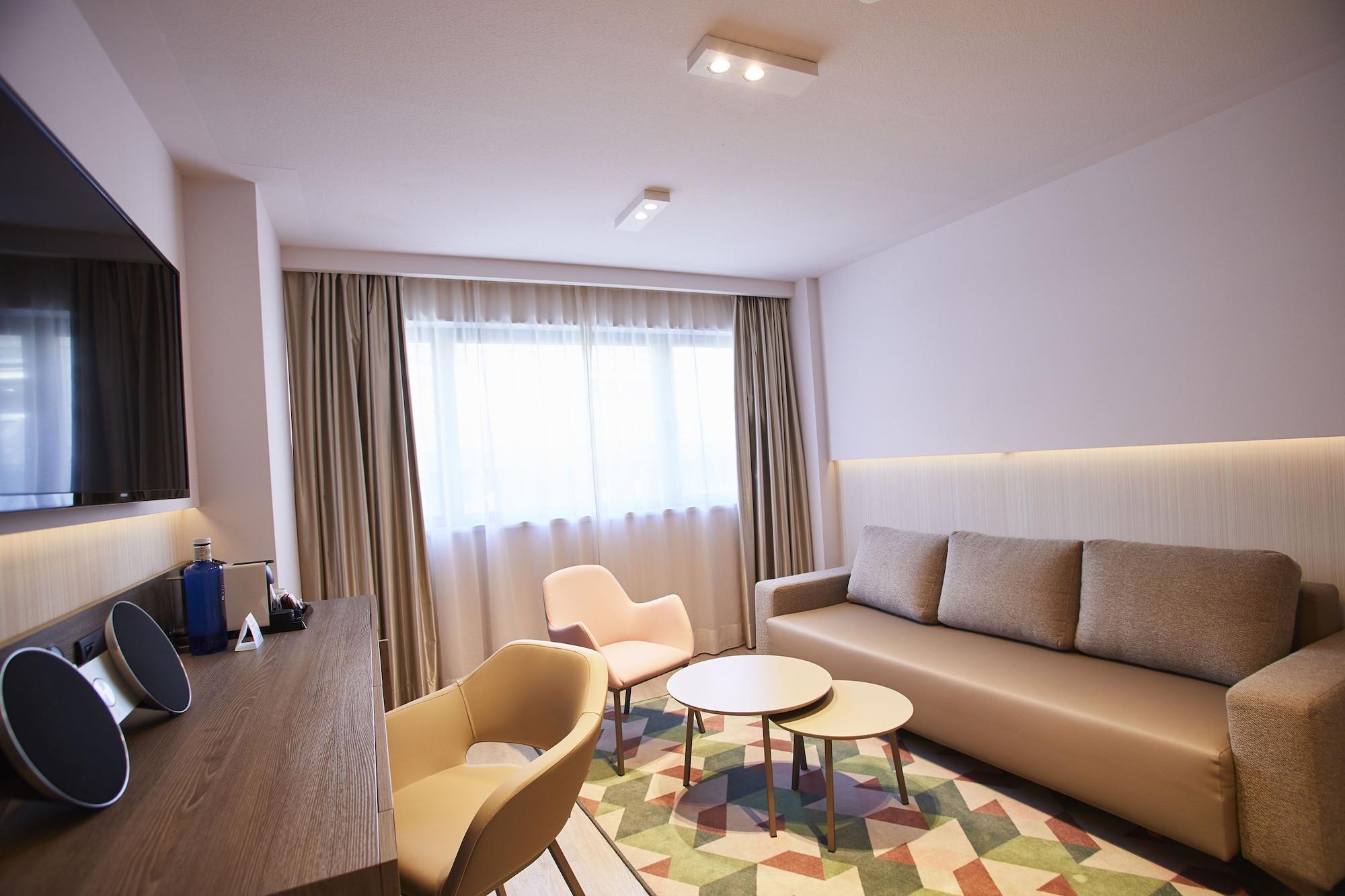 安道尔广场酒店 安道尔城 外观 照片 A suite at the hotel