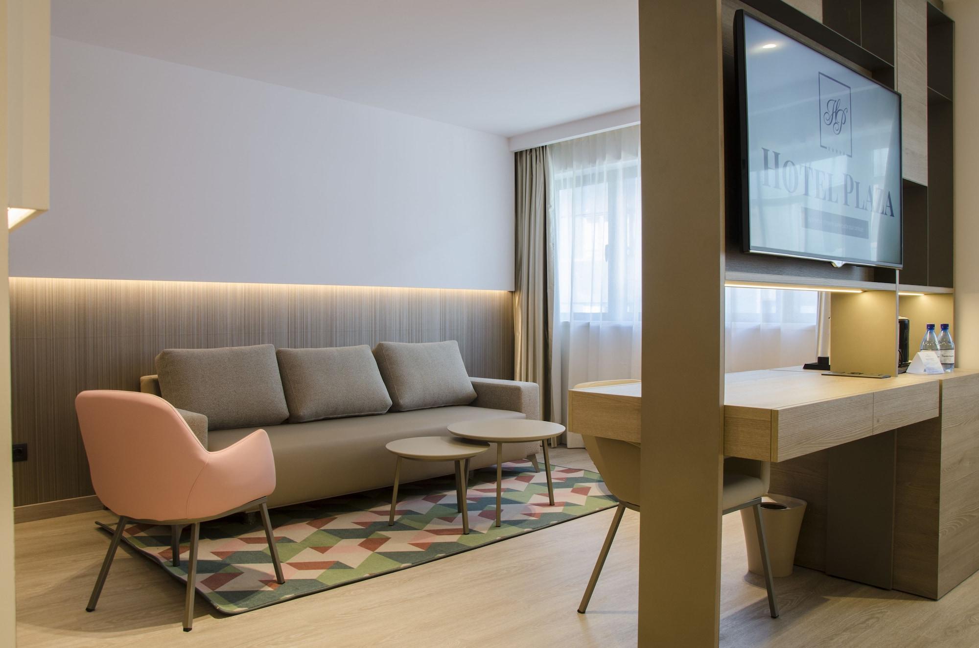 安道尔广场酒店 安道尔城 外观 照片 A suite at the hotel