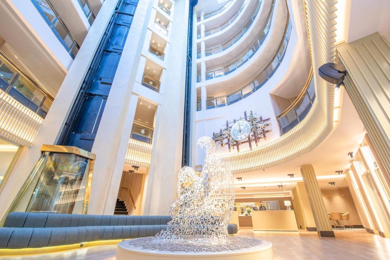 安道尔广场酒店 安道尔城 外观 照片 The hotel's lobby