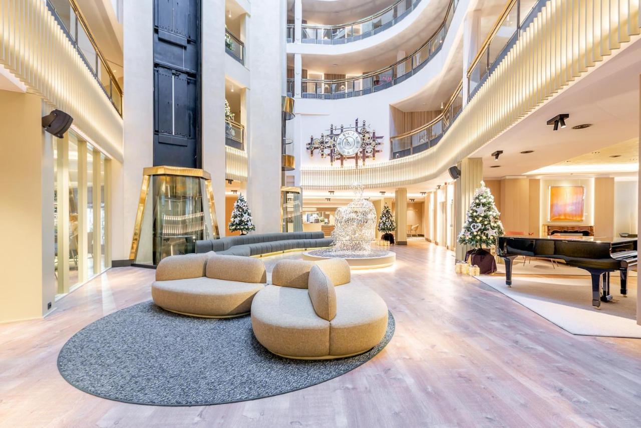 安道尔广场酒店 安道尔城 外观 照片 The lobby of the hotel