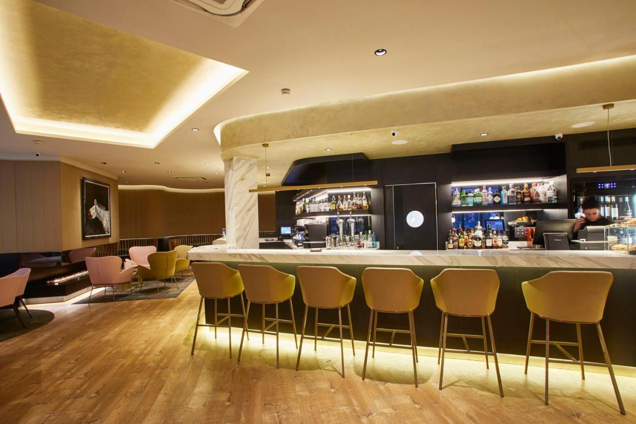 安道尔广场酒店 安道尔城 外观 照片 The bar at the lounge