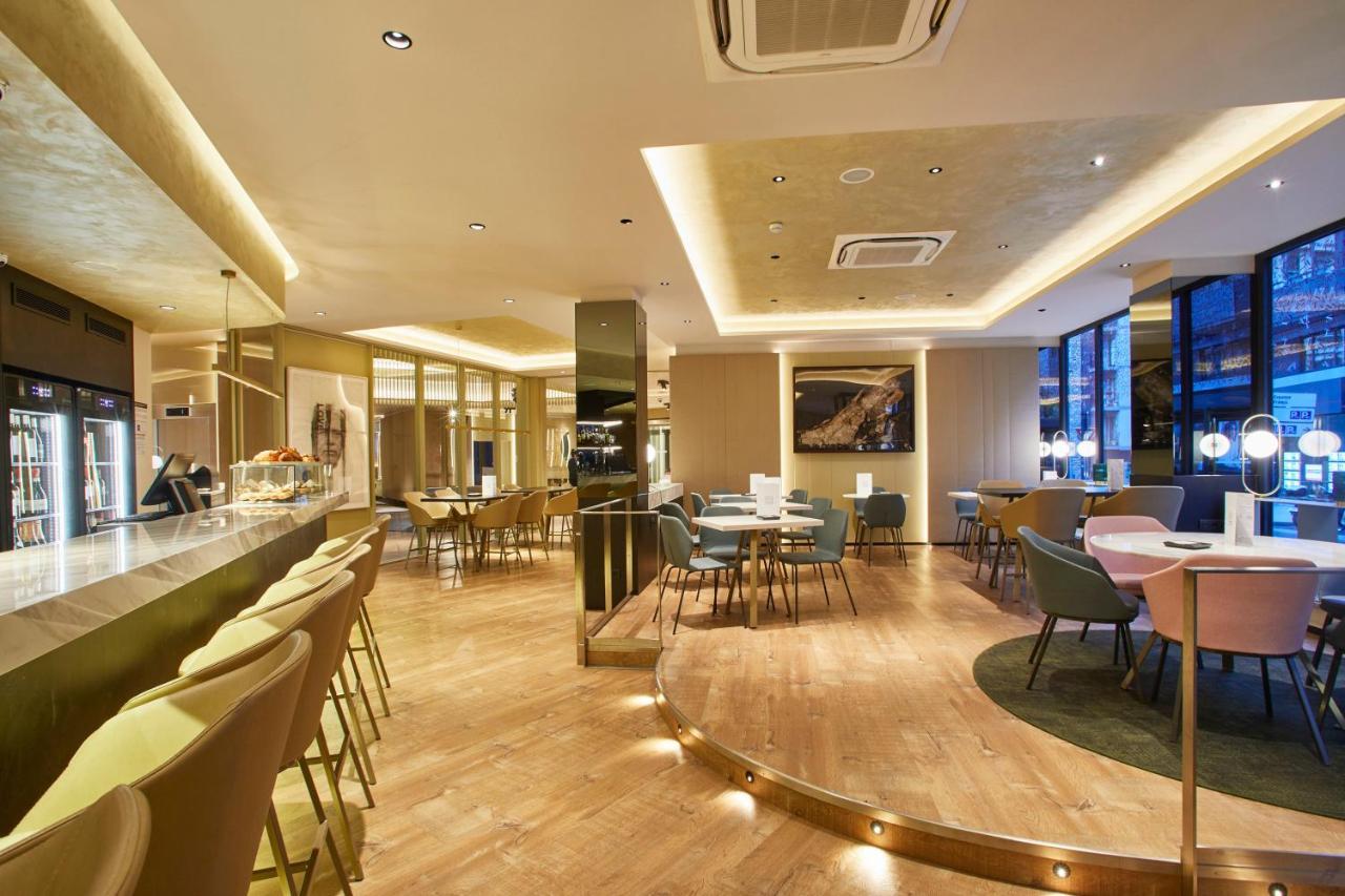 安道尔广场酒店 安道尔城 外观 照片 The lounge at London Heathrow Airport